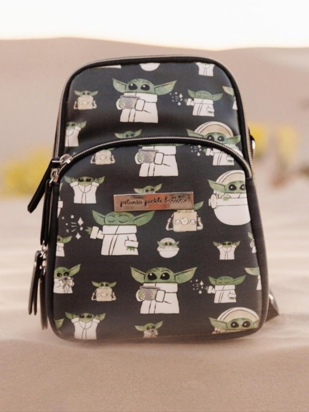 Petunia Pickle Bottom Criss-Cross Sling Bag Disney Star Wars, The Child - Picture 2 of 15